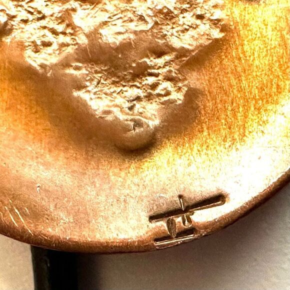 Copper round  pendant necklace  on cord - Picture 7 of 9